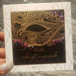 PUR midnight masquerade face pallet